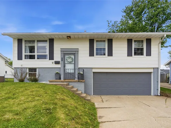 126 Cherry Hill Rd SW, Cedar Rapids, IA 52404