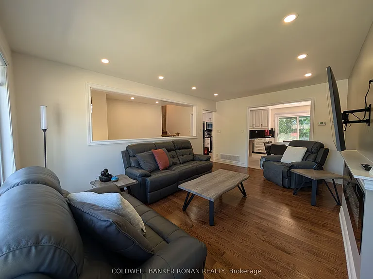 41 Camrose Dr — Photo 14