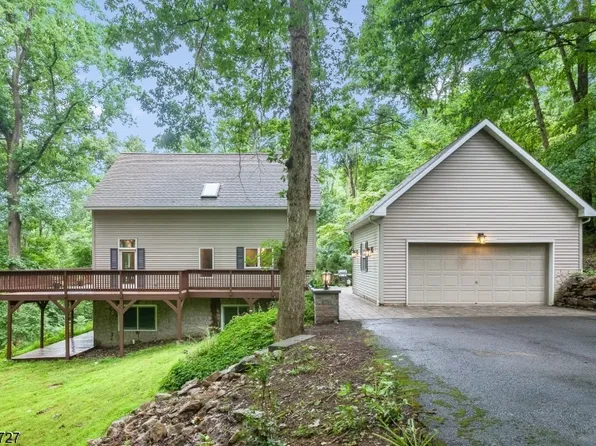 86 Mine Rd, High Bridge Boro, NJ 08829