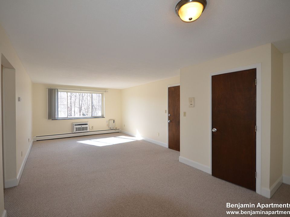 1st image of 8 Brattle Dr APT 8
