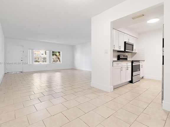 3rd image of 1855 NE 121st St APT 8