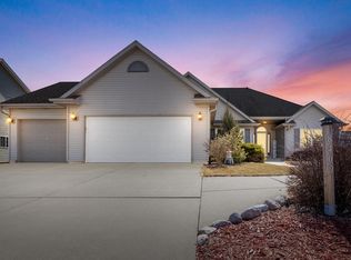 8409 Queensbury Ln, Sturtevant, WI 53177