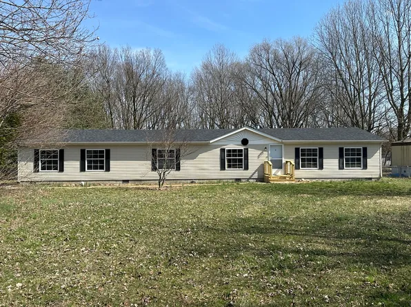 205 N East St, Roachdale, IN 46172