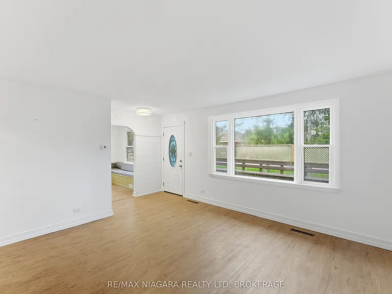 355 Bernard Ave — Photo 8