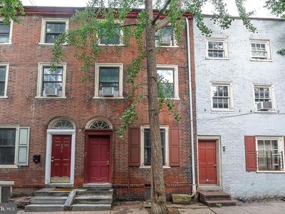 106 N Mole St, Philadelphia, PA, 19102