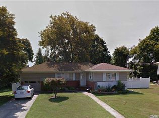 46 Neptune Ave, West Babylon, NY 11704