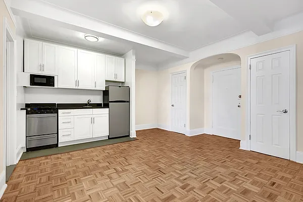 Rented by Cooper & Cooper Real Estate | media 20