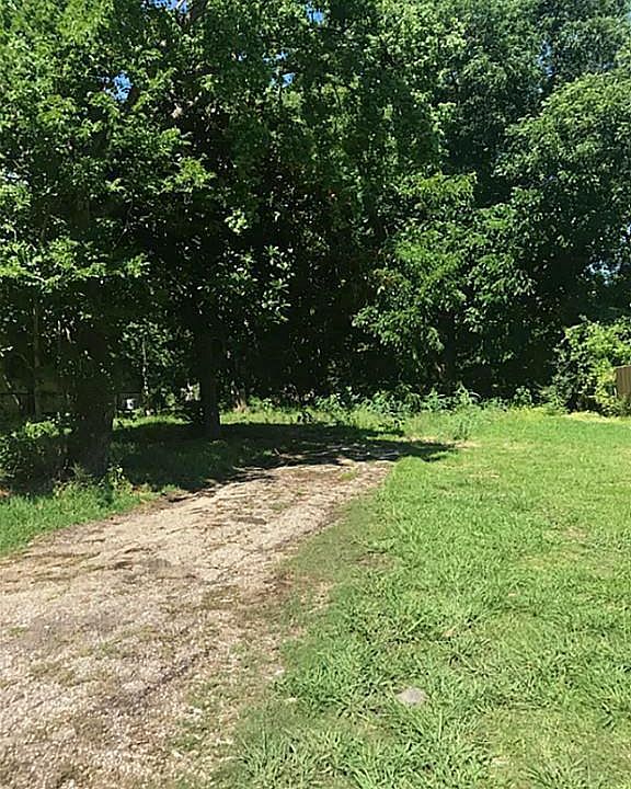 1st image of 2820 Fisher Hill Ln