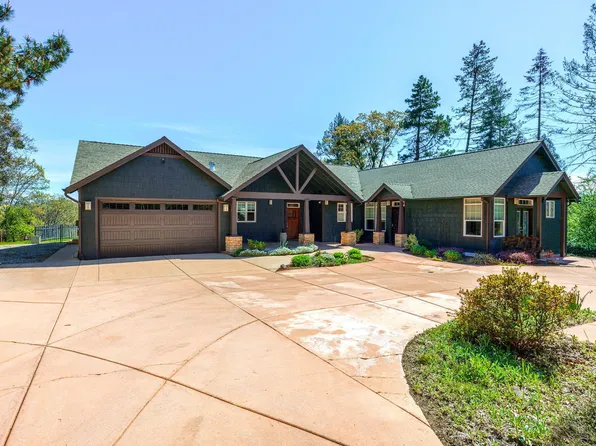 3220 Westover Blvd, Central Point, OR 97502