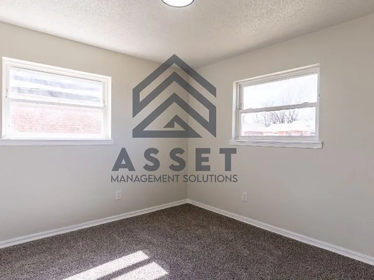 1216 McGregor Dr — Photo 16