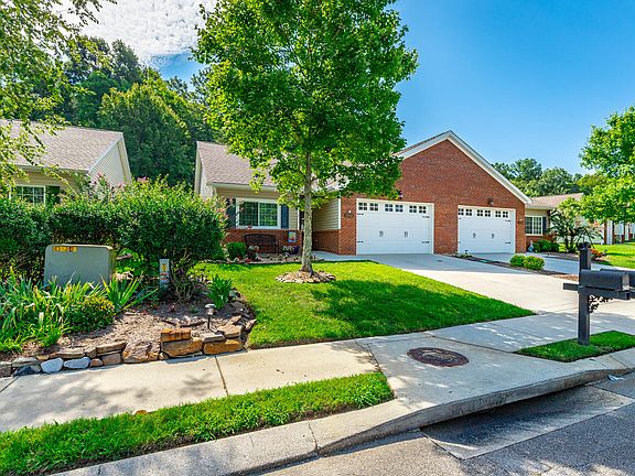 3rd image of 5662 Mountain Oaks Ln