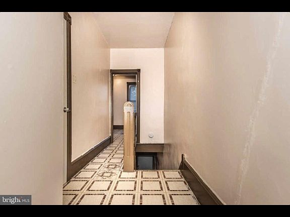 4th image of 3033 N 9th St #1