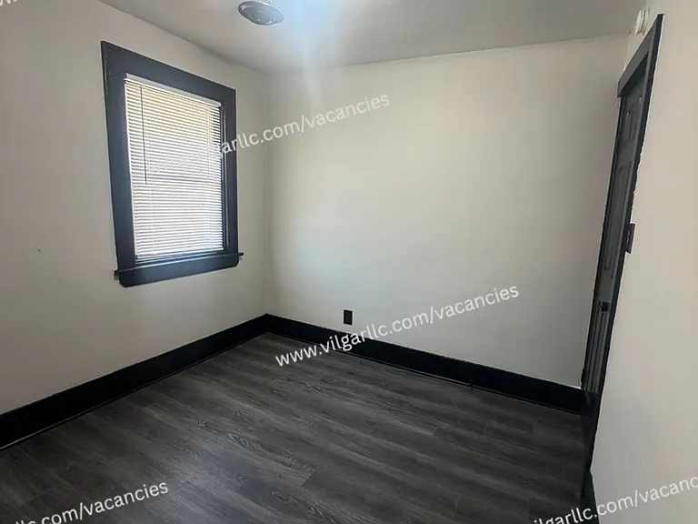 5035 Tod Ave — Photo 11