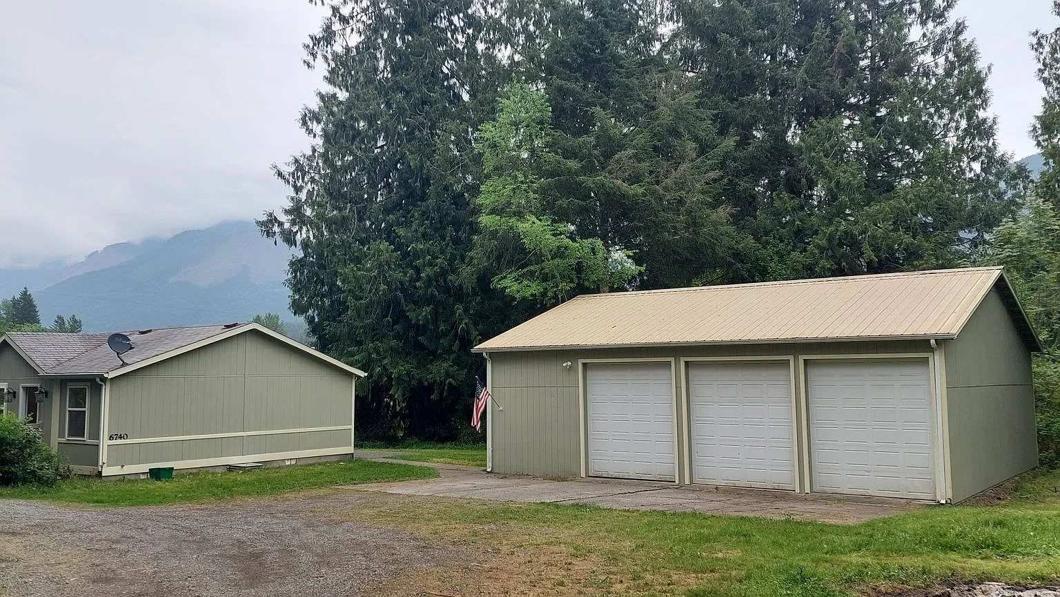 Three Bedroom Home w/ Three Bay Garage in Deming! — Photo 2