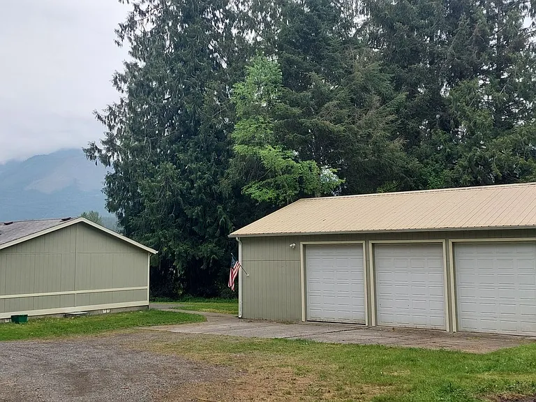 6740 Greystone Ln — Photo 2