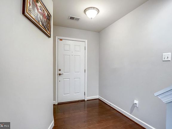 3rd image of 7209 Silver Thorn Way