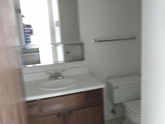 5th image of 203 Parkcrest Way