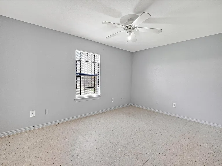 11411 Roandale Dr — Photo 29