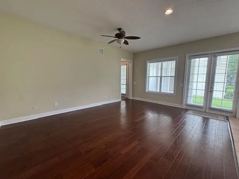 1442 Stickley Ave — Photo 9