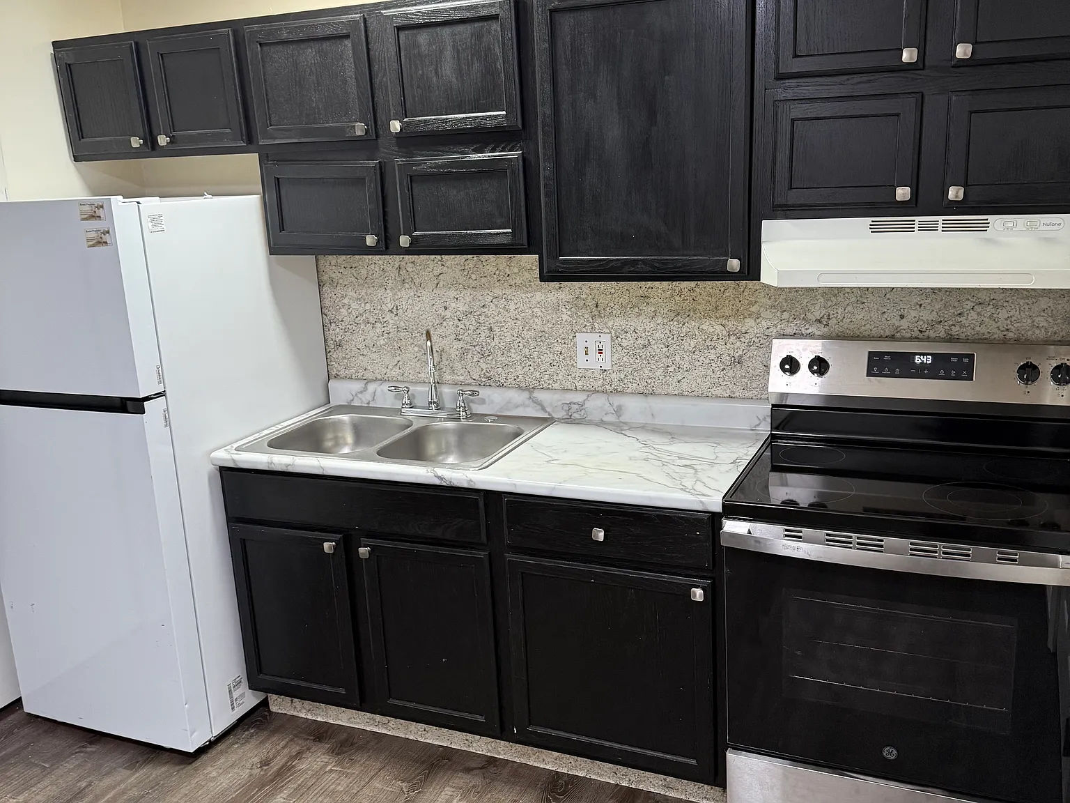 3 bed, 1.5 bath, 850 sqft, $1,250 — Photo 2