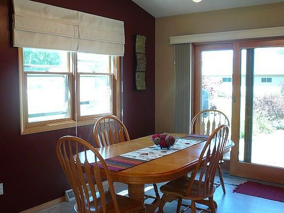 5th image of 2107 Rock River Ct