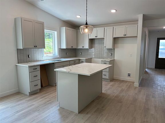3rd image of 4352 Studebaker Lane
