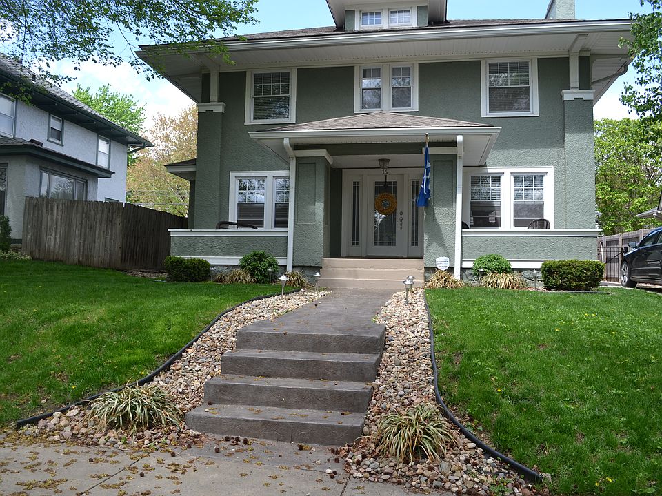 Spectacular Curbside Appeal