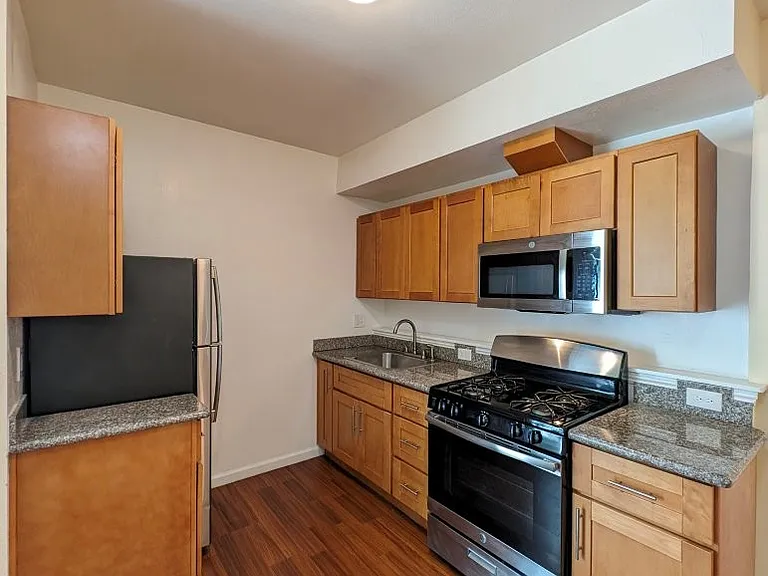 2414 Dana Street — Photo 34