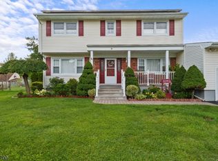 9 Ledgewood Rd, Flanders, NJ 07836
