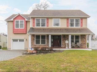 807 Wall Rd, Spring Lake, NJ 07762