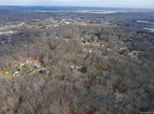 75 Woodland Dr, Centerbrook, CT 06409