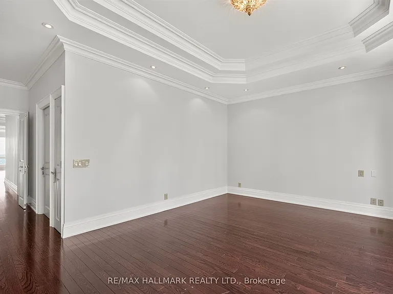 1166 Bay St #Penthouse 1 — Photo 26