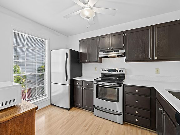 4th image of 5095 Heatherhill Lane #8