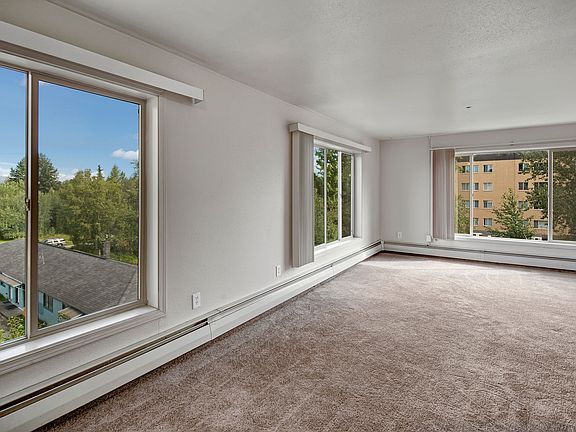 Castle Apartments - Living Room