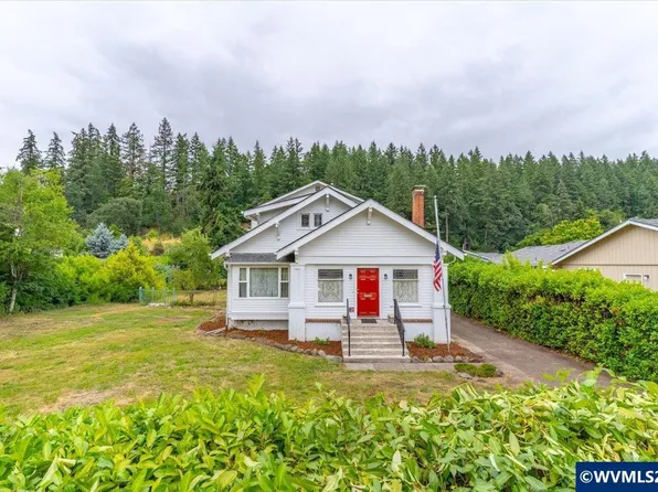 931 S Water St, Silverton, OR 97381