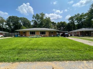 821 Riverside Dr, Greenwood, IN 46142