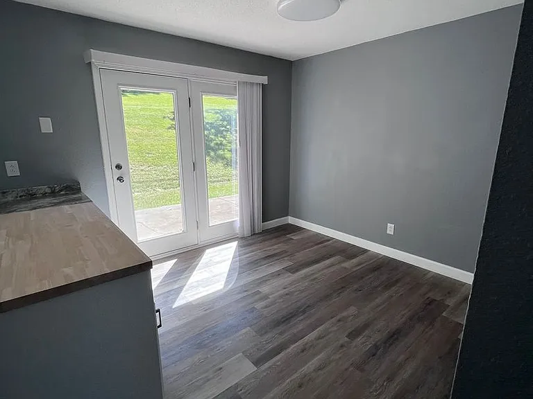 1318 Truman Ave — Photo 4