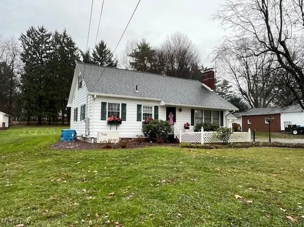 1368 Eastview Dr, Salem, OH 44460