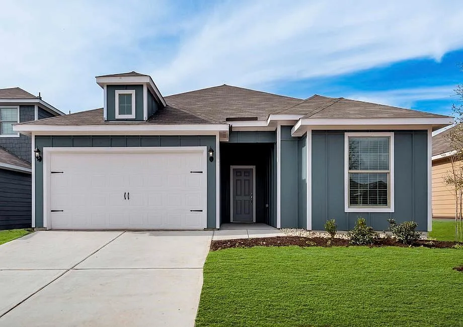 4 bed, 1728 sqft, $2,149 — Photo 1