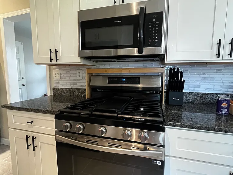 120 N Huron Dr — Photo 15