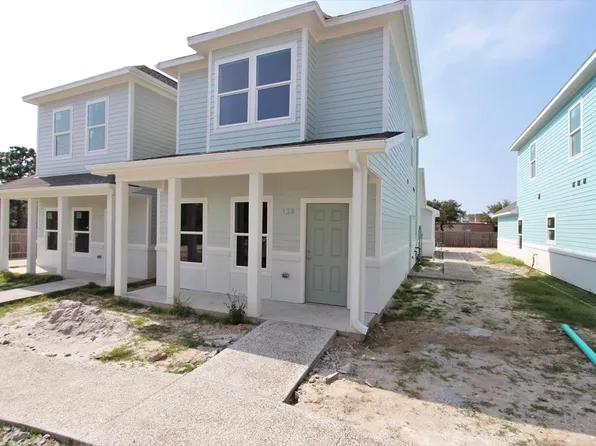 130 Lavaca Cir, Rockport, TX 78382