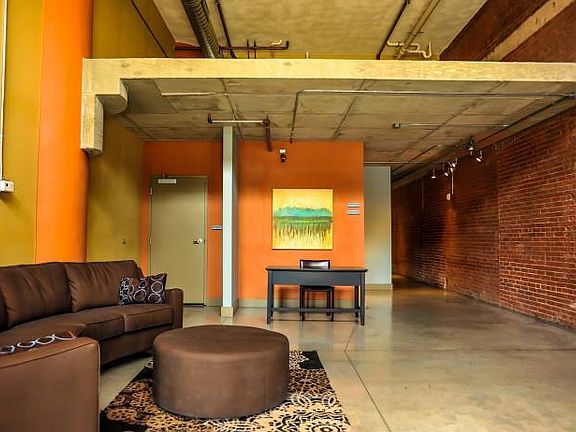2nd image of 1635 Washington Ave APT 403