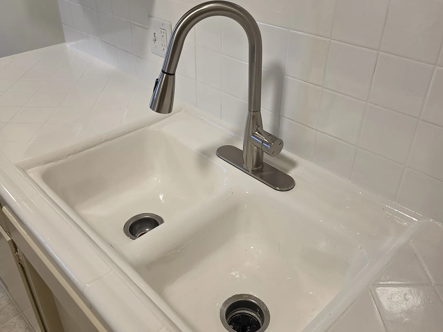 2 bed, 700 sqft, $3,390 — Photo 3