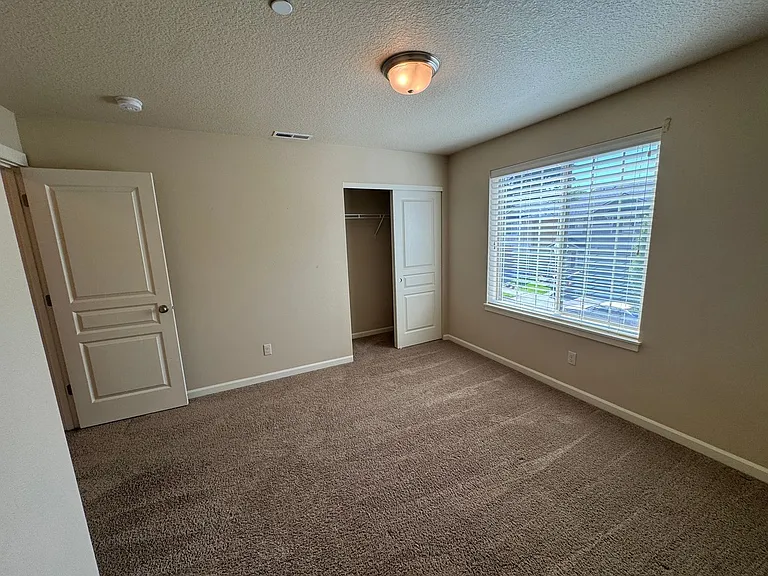 3008 NE 74th St — Photo 15
