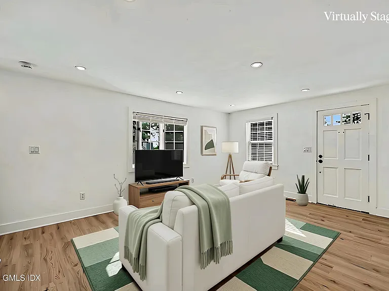 25 Hoover Rd — Photo 6