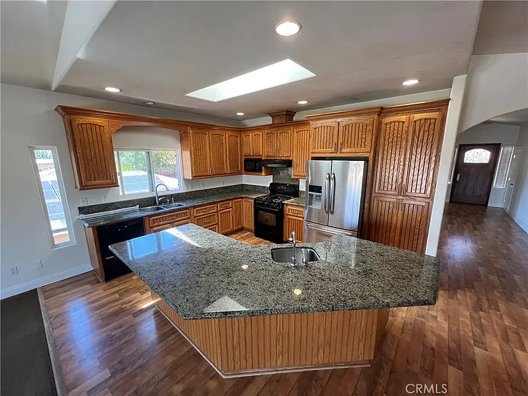 16611 McPherson Ave — Photo 10