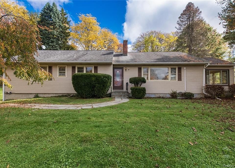 47 Clover Hill Drive, Poughkeepsie, NY 12603 Zillow