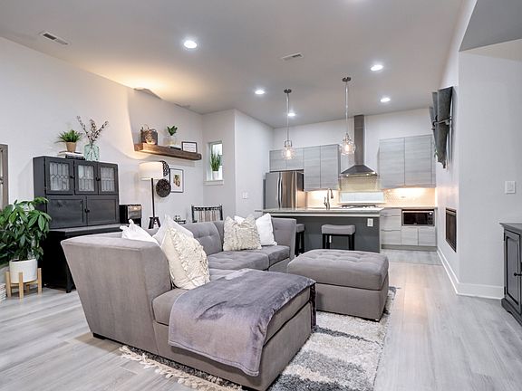 5th image of 1621 King St Unit 3