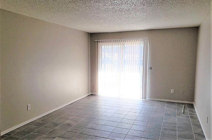 1st image of 404 S 2nd St APT 1