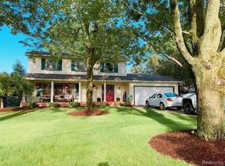 5377 N Georgetown Rd, Grand Blanc, MI 48439